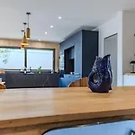 10 Pers à Carreyre, Piscine Chauffée, Clim Villa