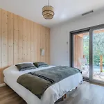 10 Pers à Carreyre, Piscine Chauffée, Clim Villa Lacanau