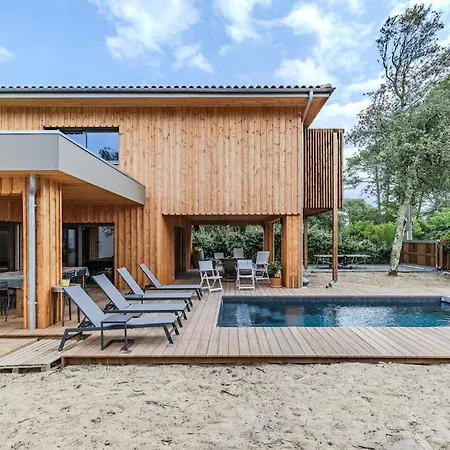 10 Pers à Carreyre, Piscine Chauffée, Clim Villa Lacanau