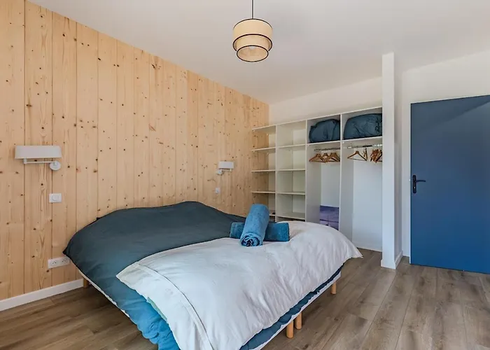 10 Pers A Carreyre, Piscine Chauffee, Clim فيلة